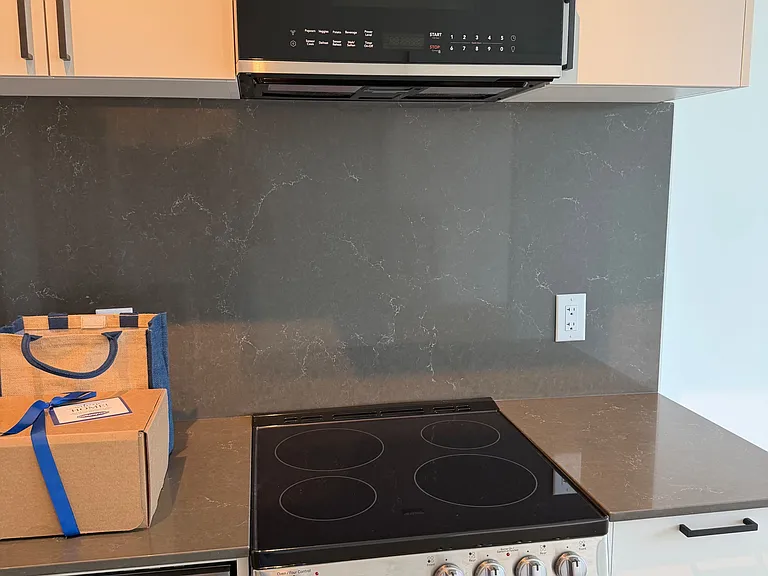 1660 Bloor St W #417 — Photo 8