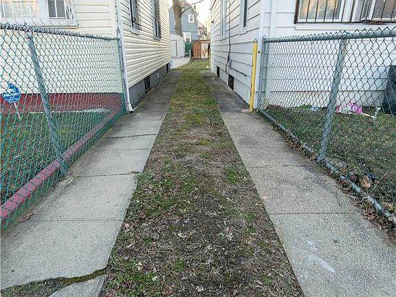 4th image of 11152 147th St