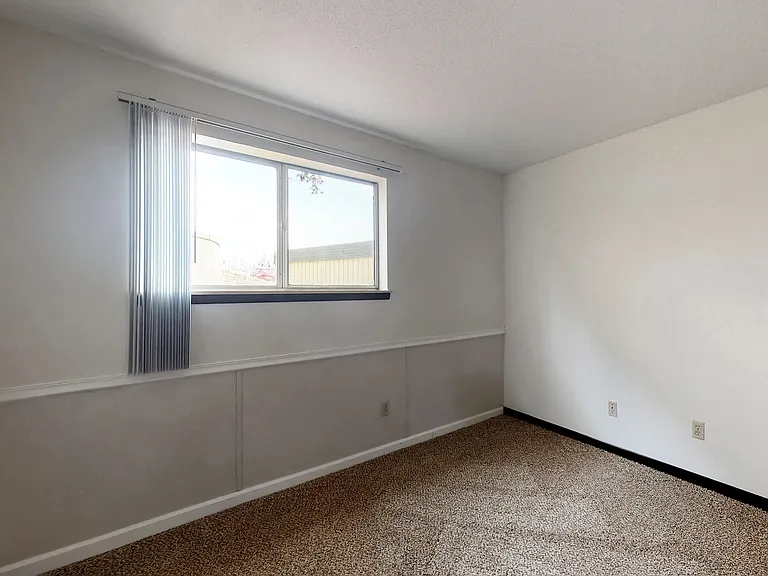 Sherwood Glen — Photo 44