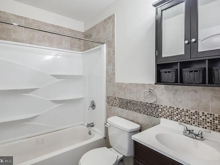 321 N Preston St #3 — Photo 6