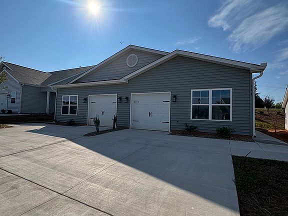 3rd image of 111 Brawley Villas Pl