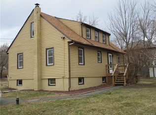 9 Switch Ln, Sparrow Bush, NY 12780