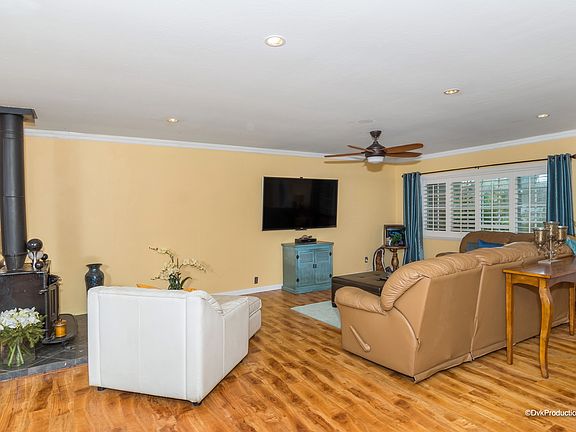 5th image of 11048 Avenida Maria