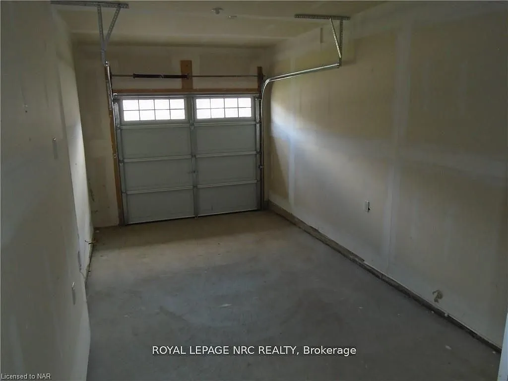 3 bed, $2,400 — Photo 3