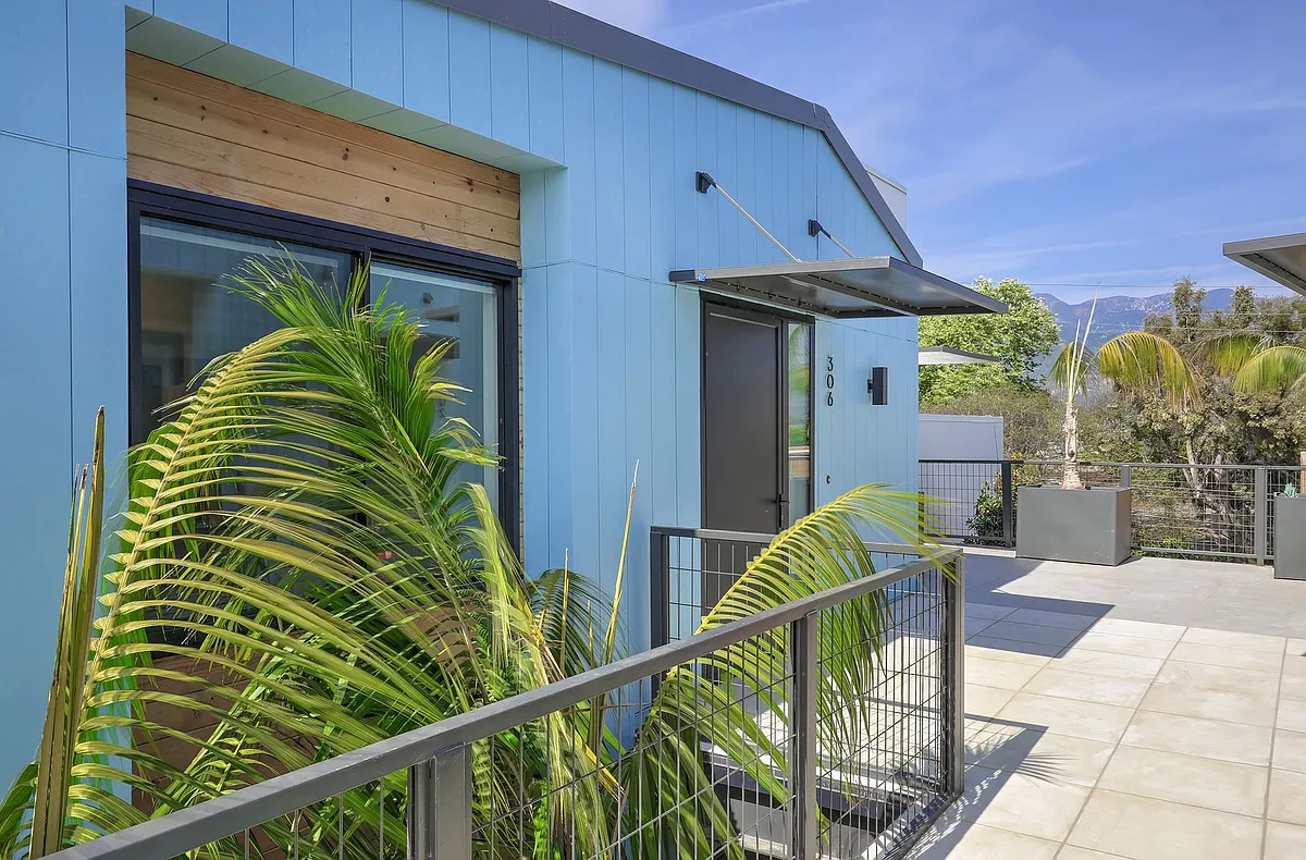 Building Photo - 4745 Carpinteria Ave