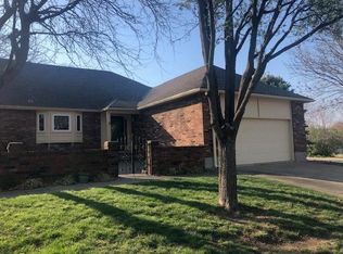 44 Holly Dr, Olathe, KS 66062