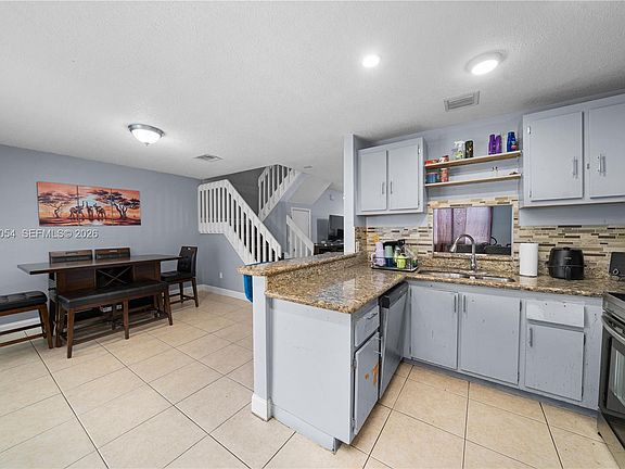 4th image of 1293 Sussex Dr