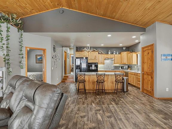 5th image of 803 Twin Creek Circle