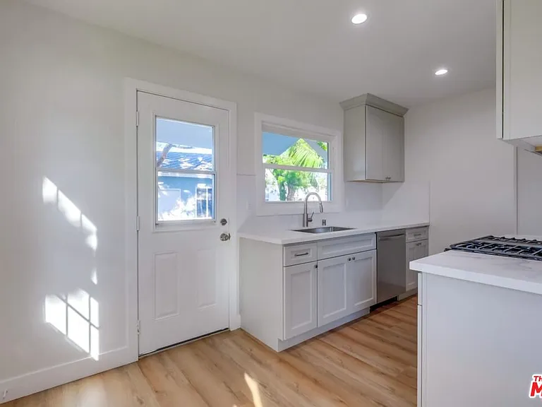 8356 Kittyhawk Ave — Photo 8