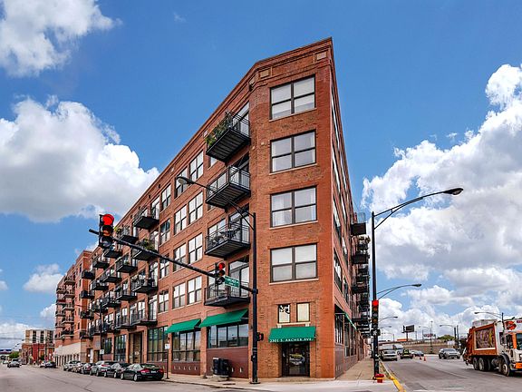 2nd image of 2310 S Canal St #14