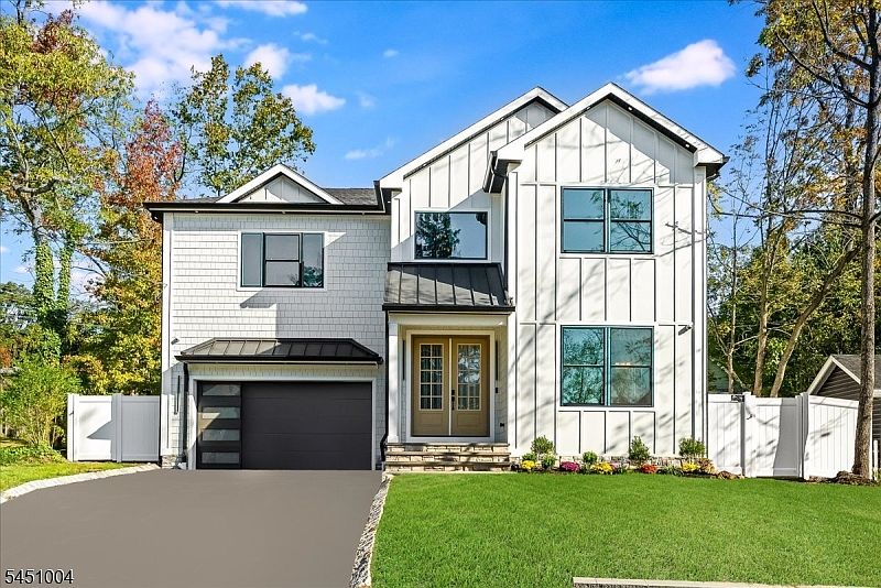 1st image of 7 Sunset Dr