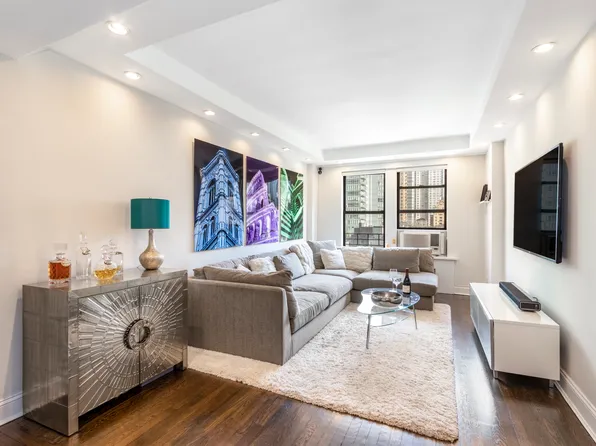 319 East 50th Street image 1 of 7