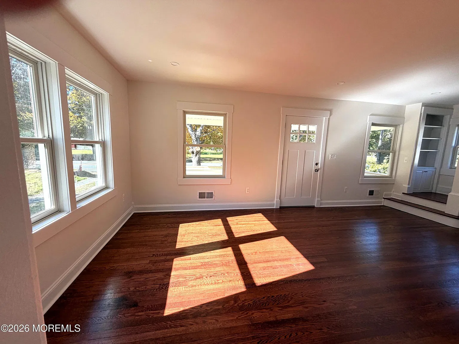 3 bed, 1306 sqft, $3,000 — Photo 3
