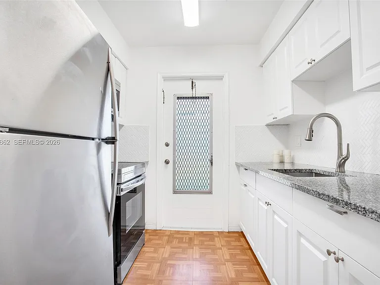 1836 Arthur St #9 — Photo 10