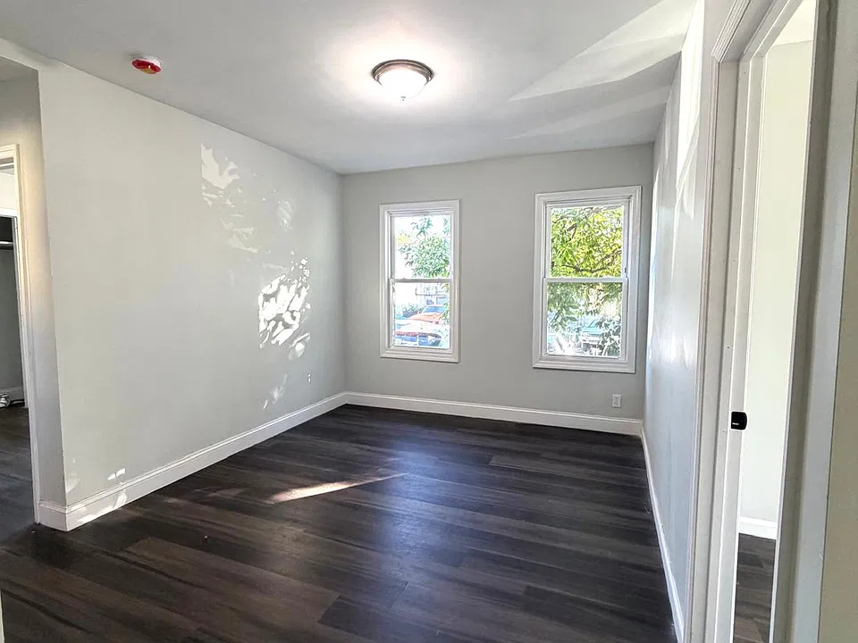 423 E 1st Ave #1