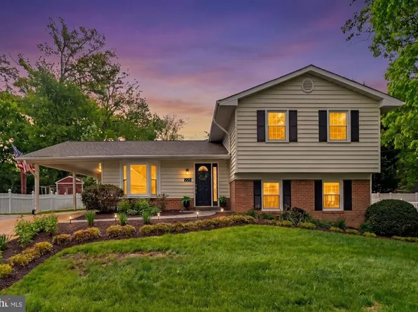 225 Manvell Rd SE, Vienna, VA 22180
