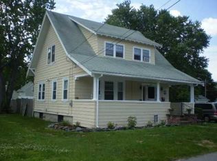 90 Chapmans Ave, Warwick, RI 02886