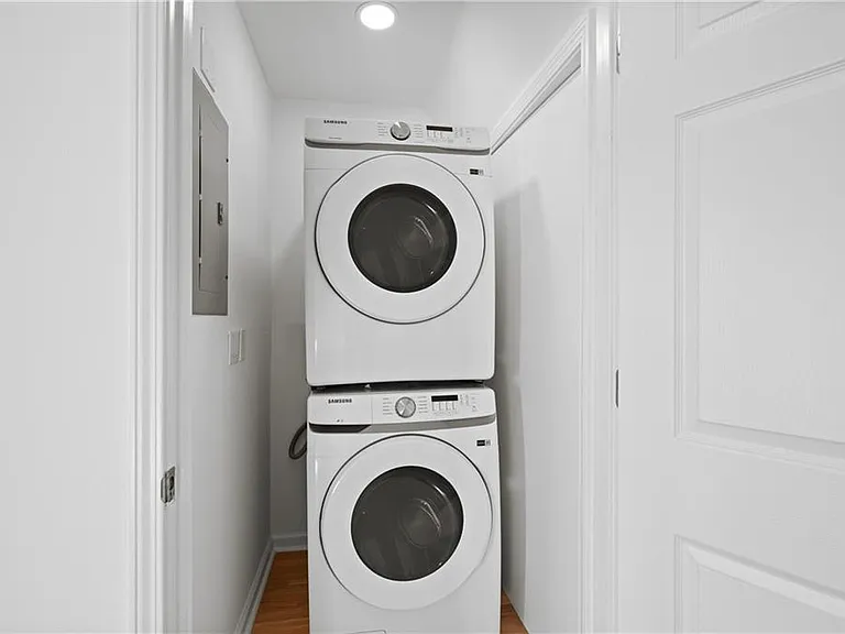 567 Winton Ter NE #E — Photo 12