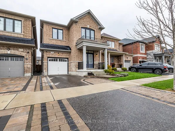 4 Dumaine St, Whitby, ON L1P 0G8