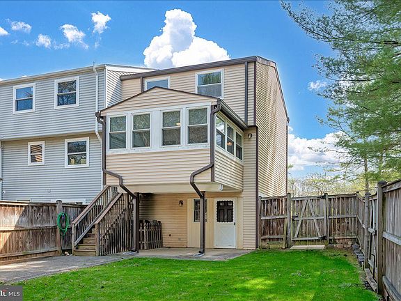 3rd image of 24224 Newbury Rd