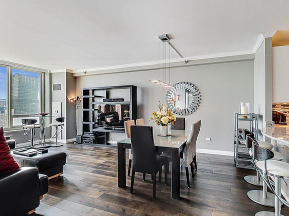 5th image of 33 W Ontario St #51D