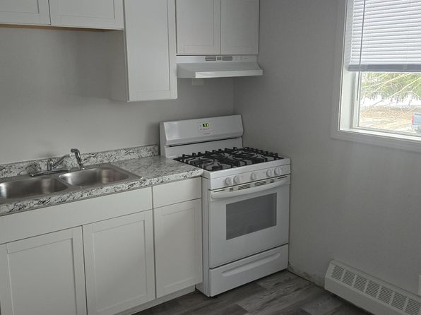 500 W Maple St APT 4