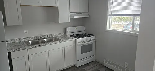 500 W Maple St #4 Photo 1