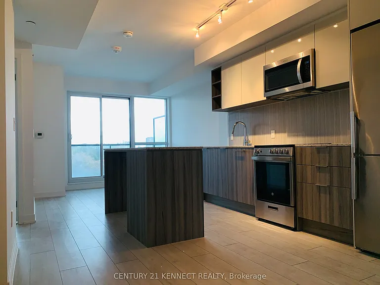 31 Tippett Rd #505 — Photo 6