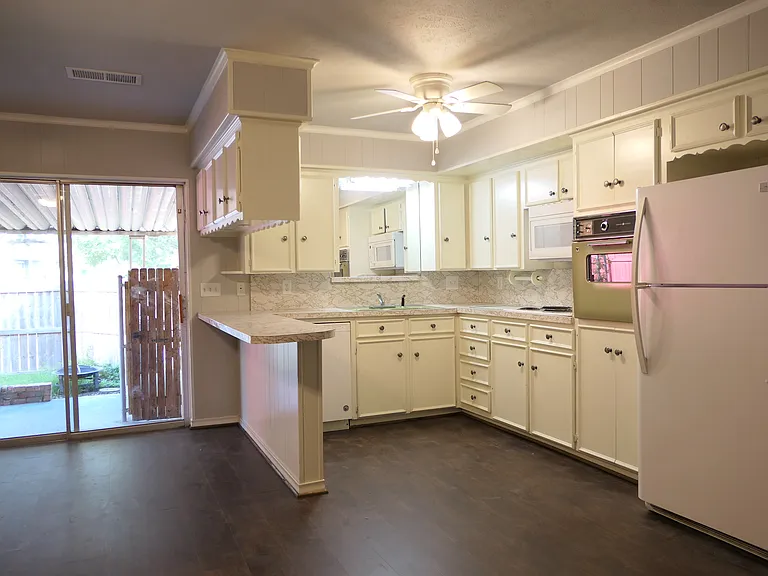 6315 Rincon Way — Photo 23