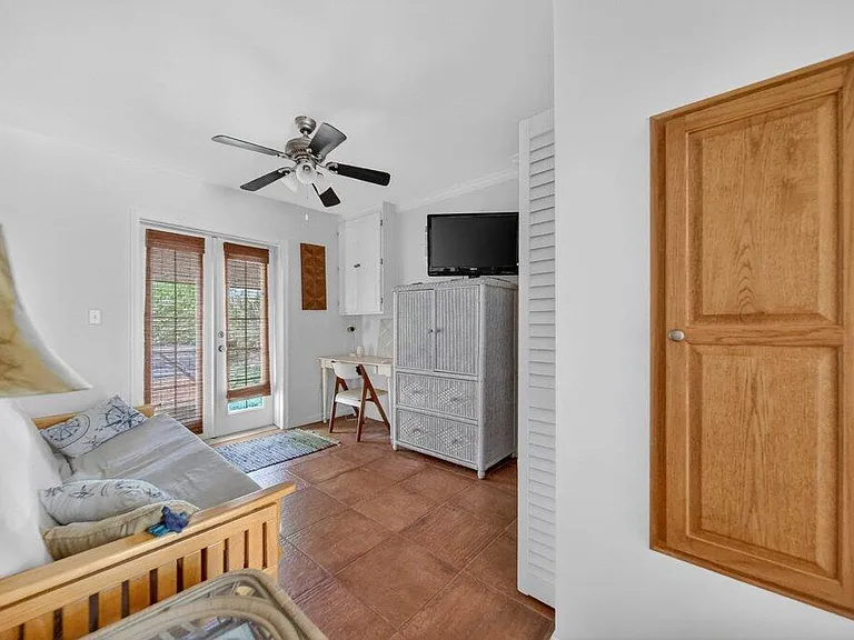 262 SE Monterey Ave — Photo 25
