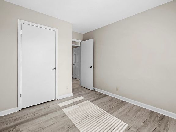 5th image of 306 Alan Ct