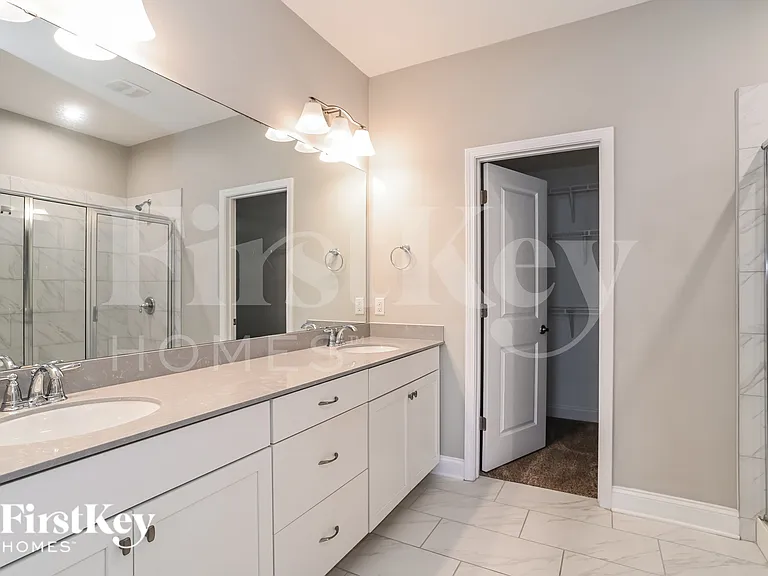 112 Keats Aly — Photo 10