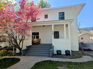 1906 3rd St, La Grande, OR 97850