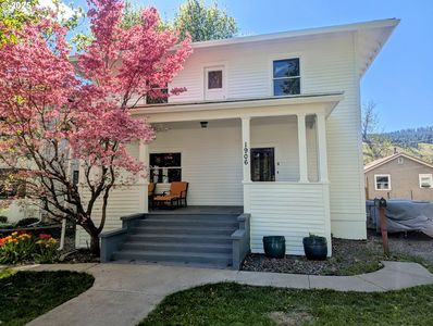 1906 3rd St, La Grande, OR, 97850