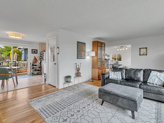 5th image of 21329 3rd Ave S