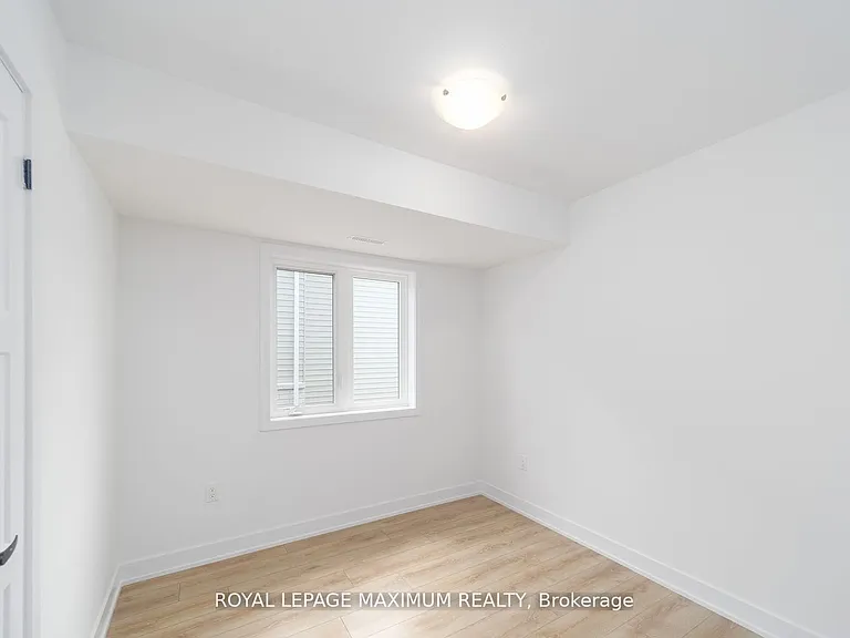32 Wagon Ln #4 — Photo 15