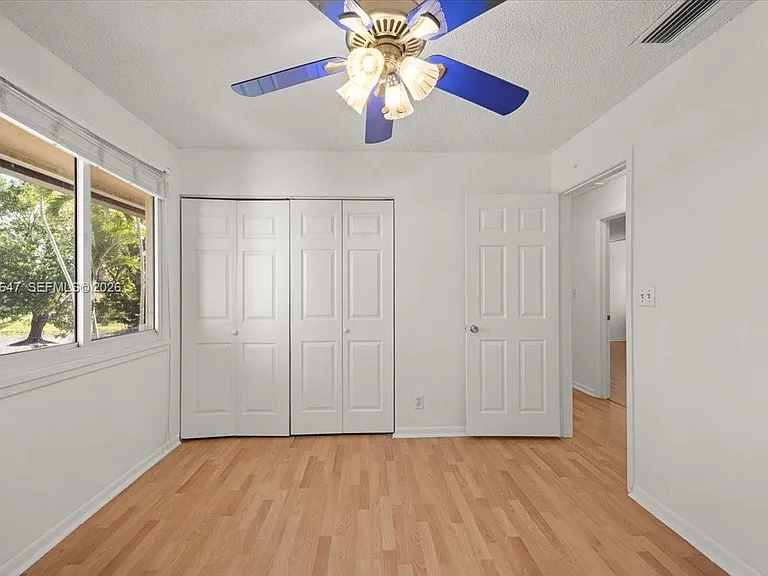 2560 Bass Way — Photo 6