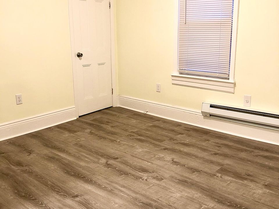 1st image of 236 Bay 10th St #3