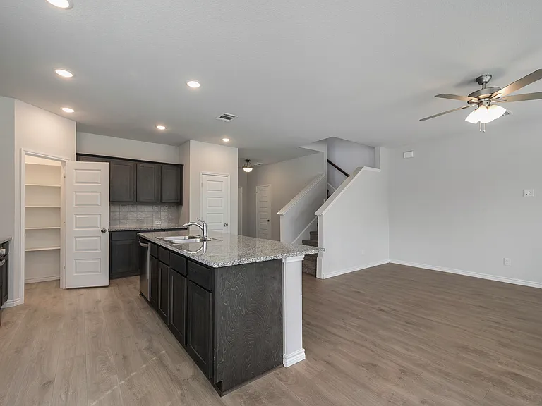 517 S Mockingbird Ln #519 — Photo 7