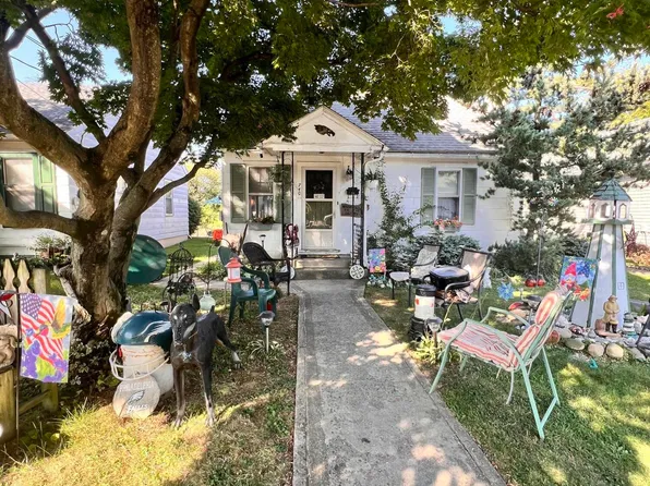 740 7th St, Whitehall, PA 18052