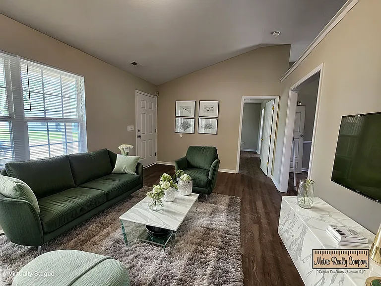 1126 Maria Christina Ln — Photo 4