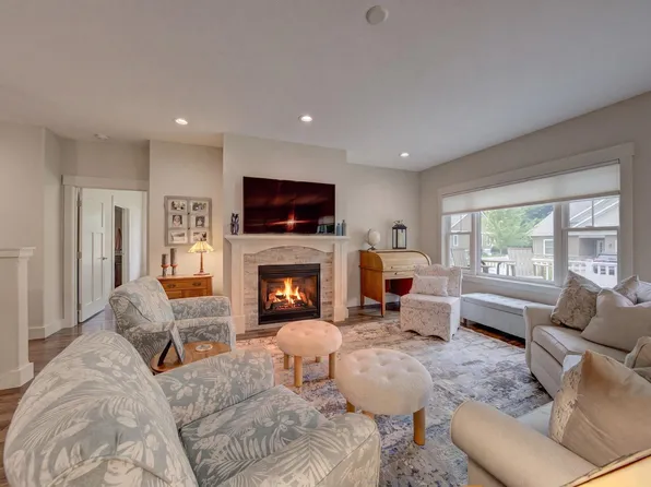 2235 Chelsea Ln, Traverse City, MI 49685