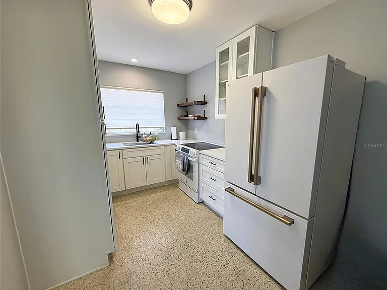 14017 W Parsley Dr — Photo 9