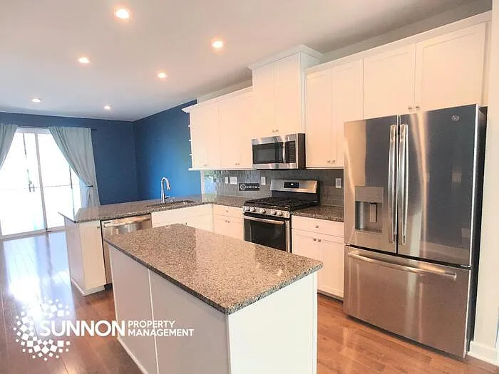 462 W Tremont Ave — Photo 7