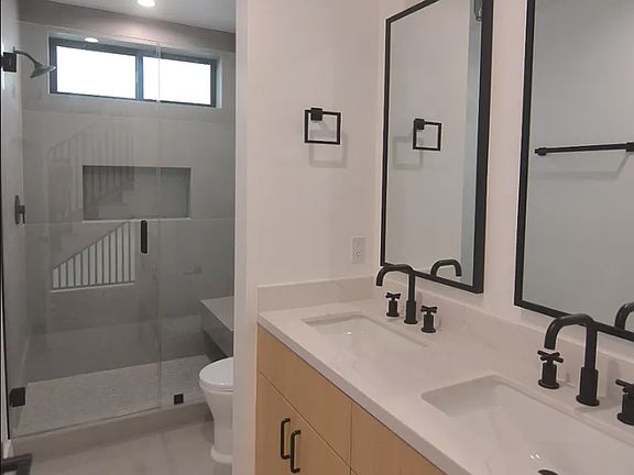 4th image of 4545 Tujunga Ave