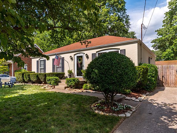 3rd image of 907 Fenley Ave