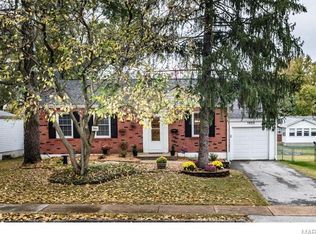 1303 N Geyer Rd, Saint Louis, MO 63122