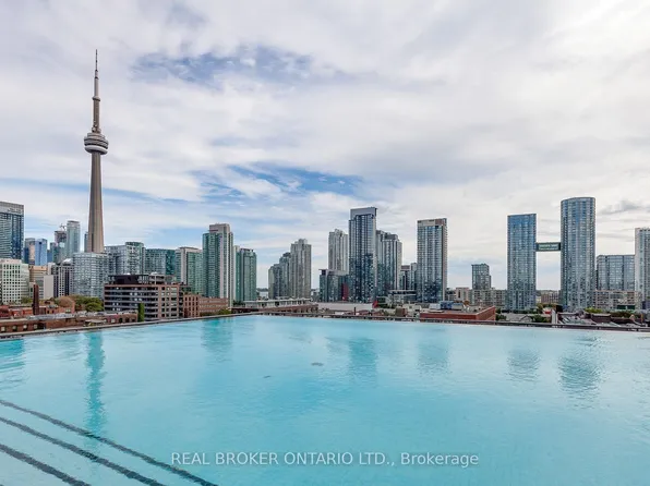 560 King St W, Toronto, ON