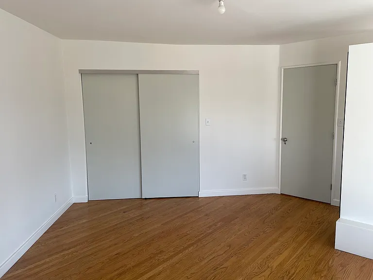 2188 Broadview Ter — Photo 7