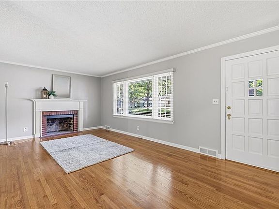 5th image of 2610 W 79th St